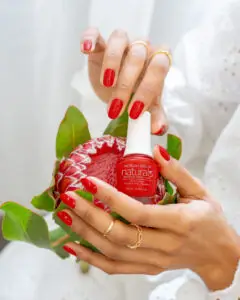 19001-MT-Naturals-HandGlam-Photo-BiteOfTheApple-2-copy